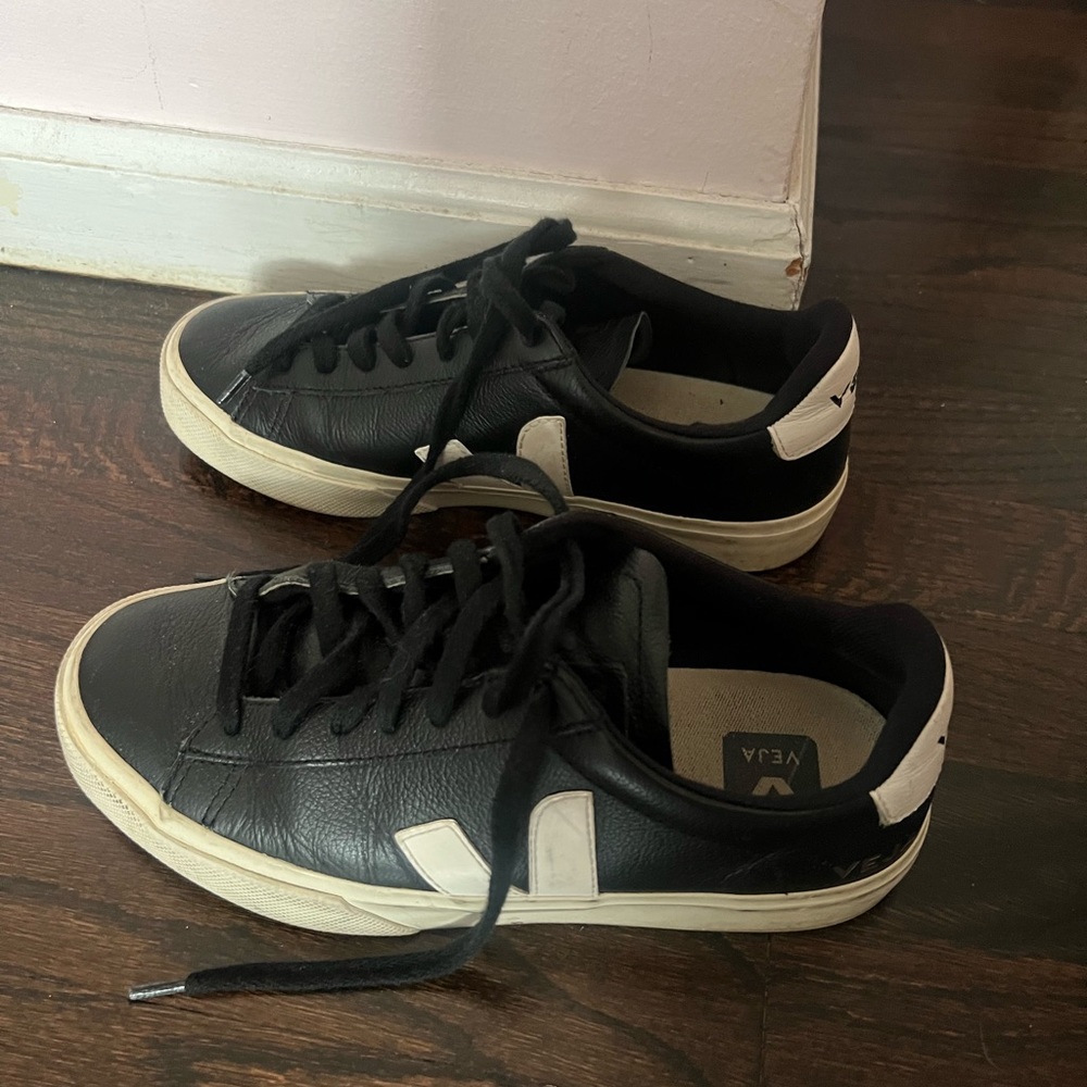 Womens Vejas